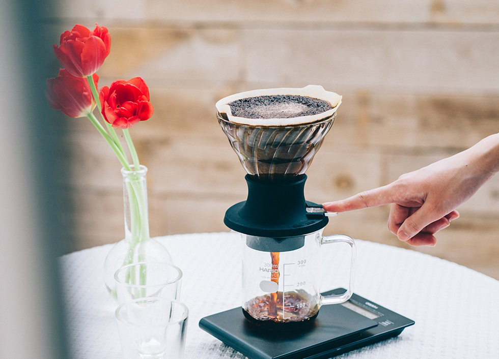 スイッチを押すとコーヒーが落ちる