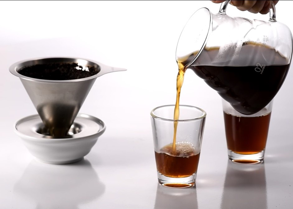 温めたカップに注ぐ