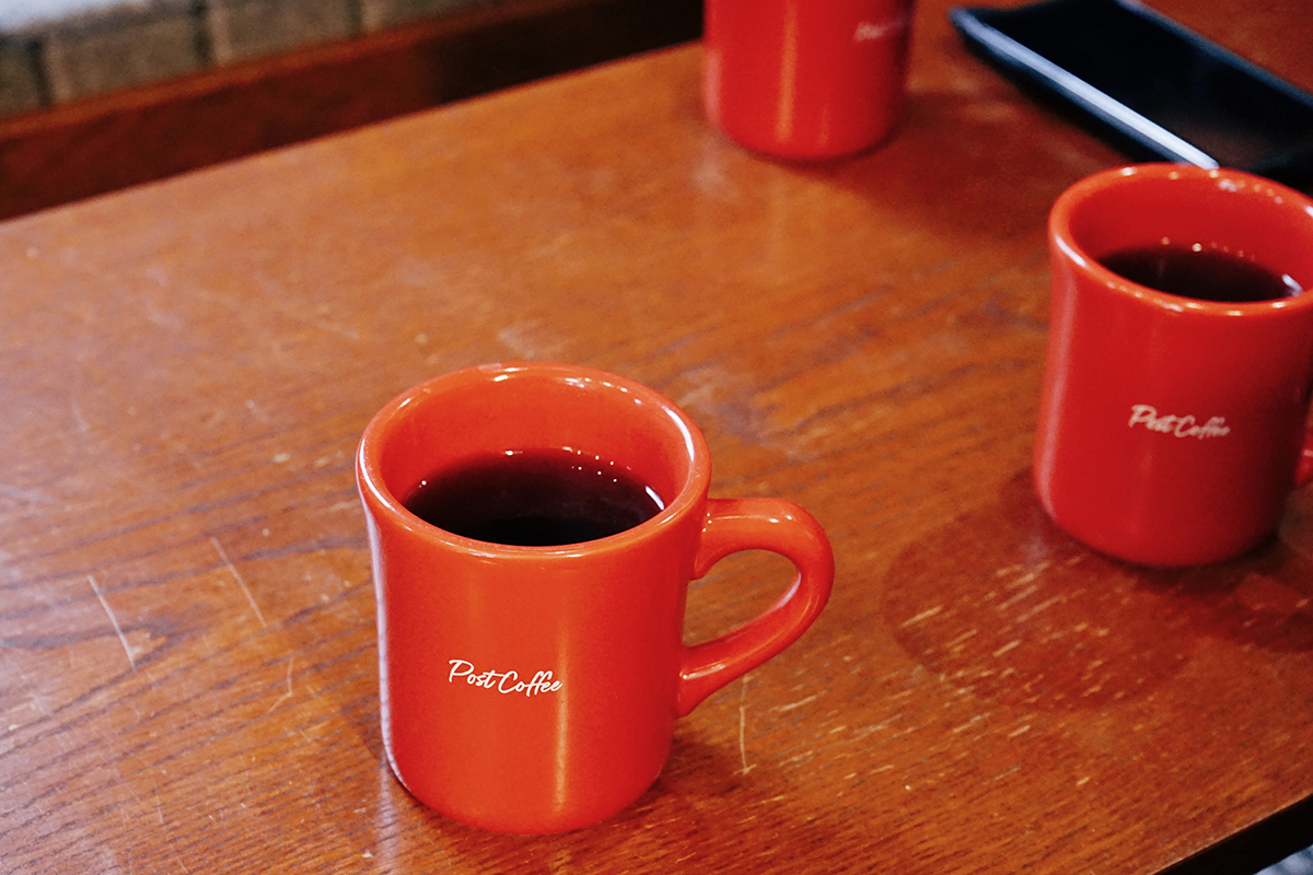 チャーミングなオリジナルのマグカップも販売