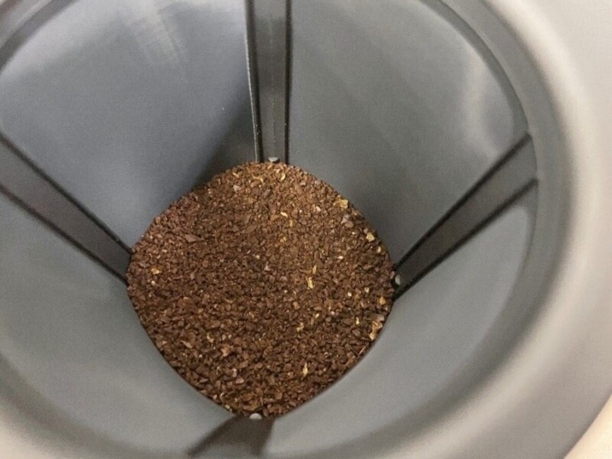 真空二重マグコーヒーメーカーコーヒー粉入れました