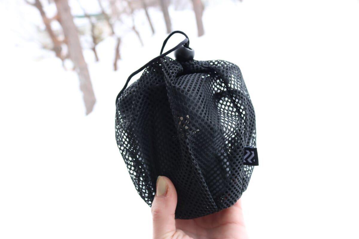 キャンプに便利な真空二重構造のマグカップ