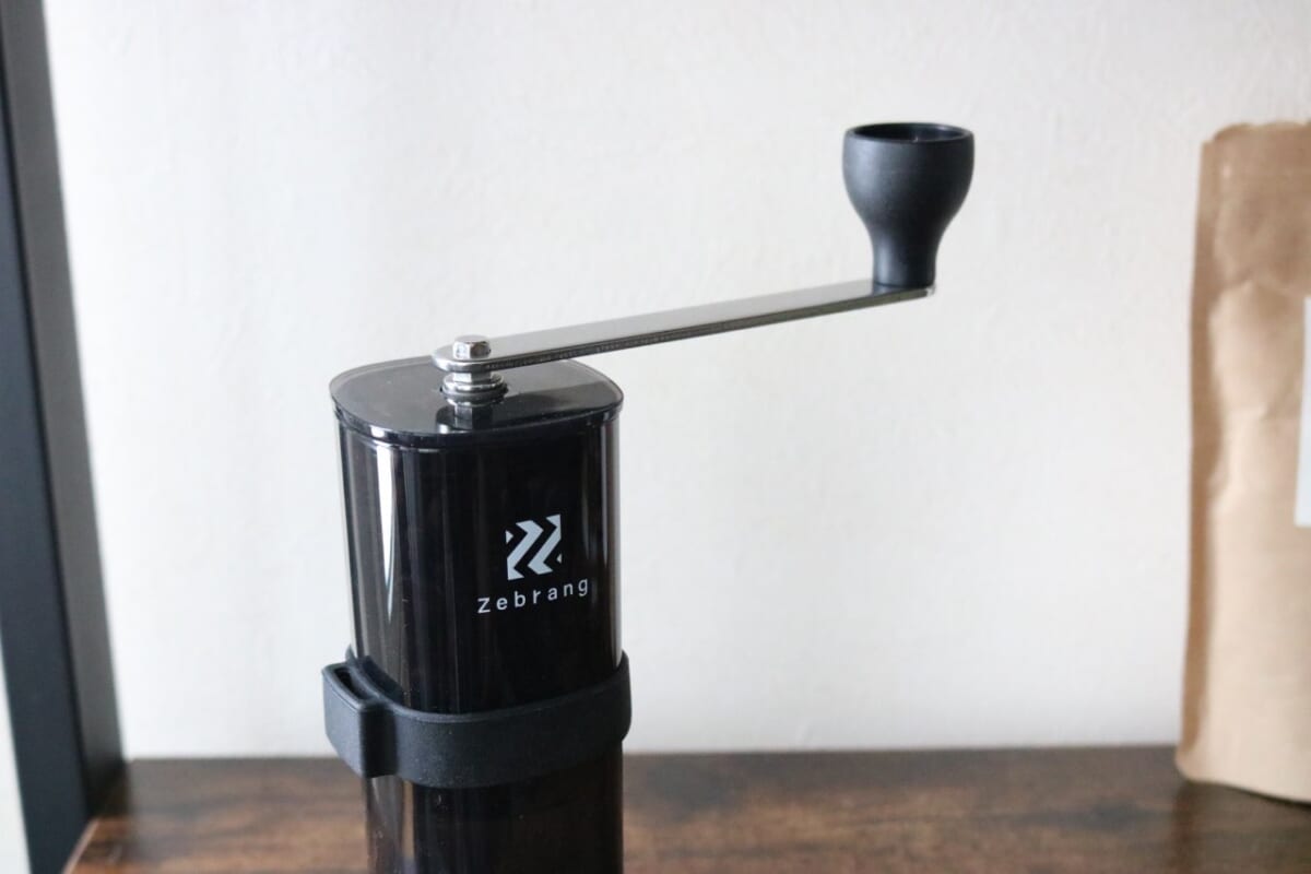 コーヒー豆を入れてフタ