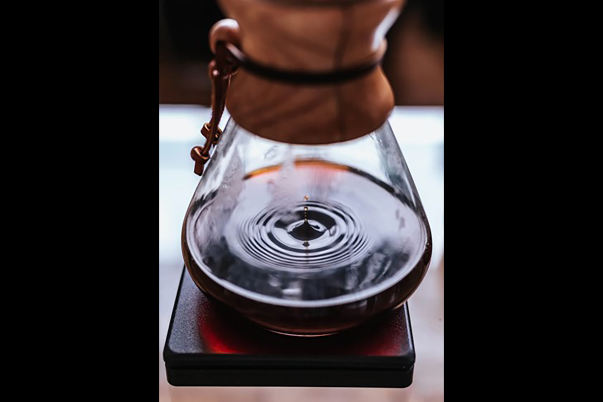 浅煎りコーヒーを飲む