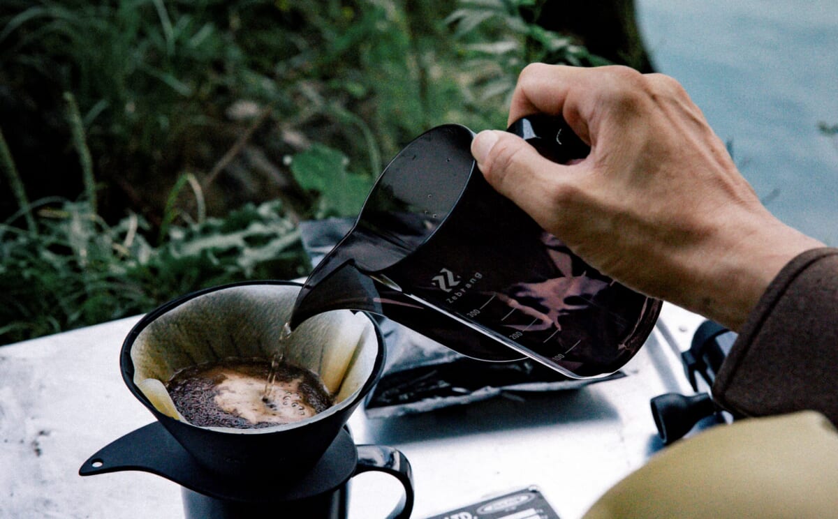 ソロキャンプでコーヒーが飲みたい！持ち運びに便利なコンパクトなケトル3選