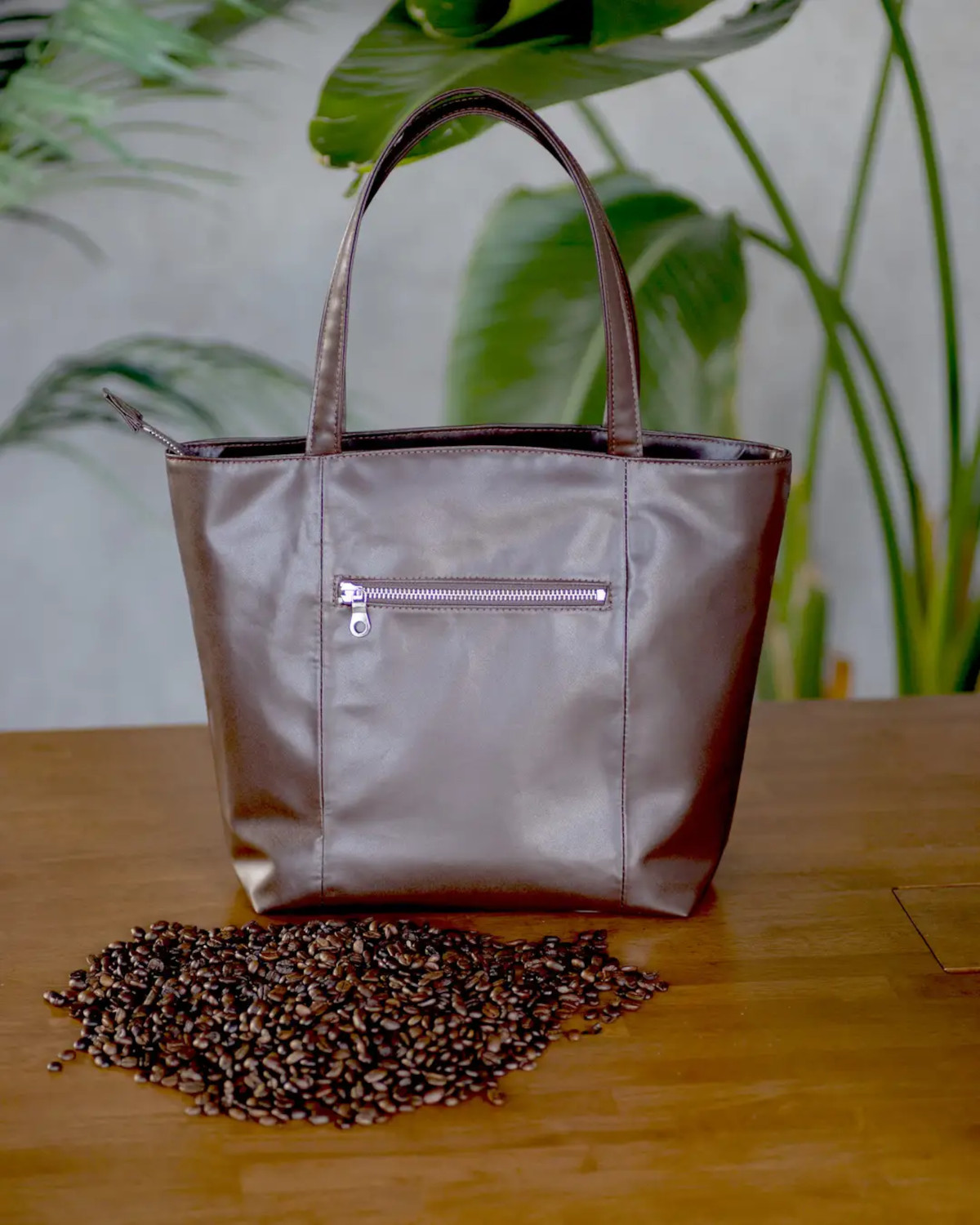 国内初！廃棄コーヒーが合成皮革に「コーヒーレザー」でフードロス削減 コーヒーステーション