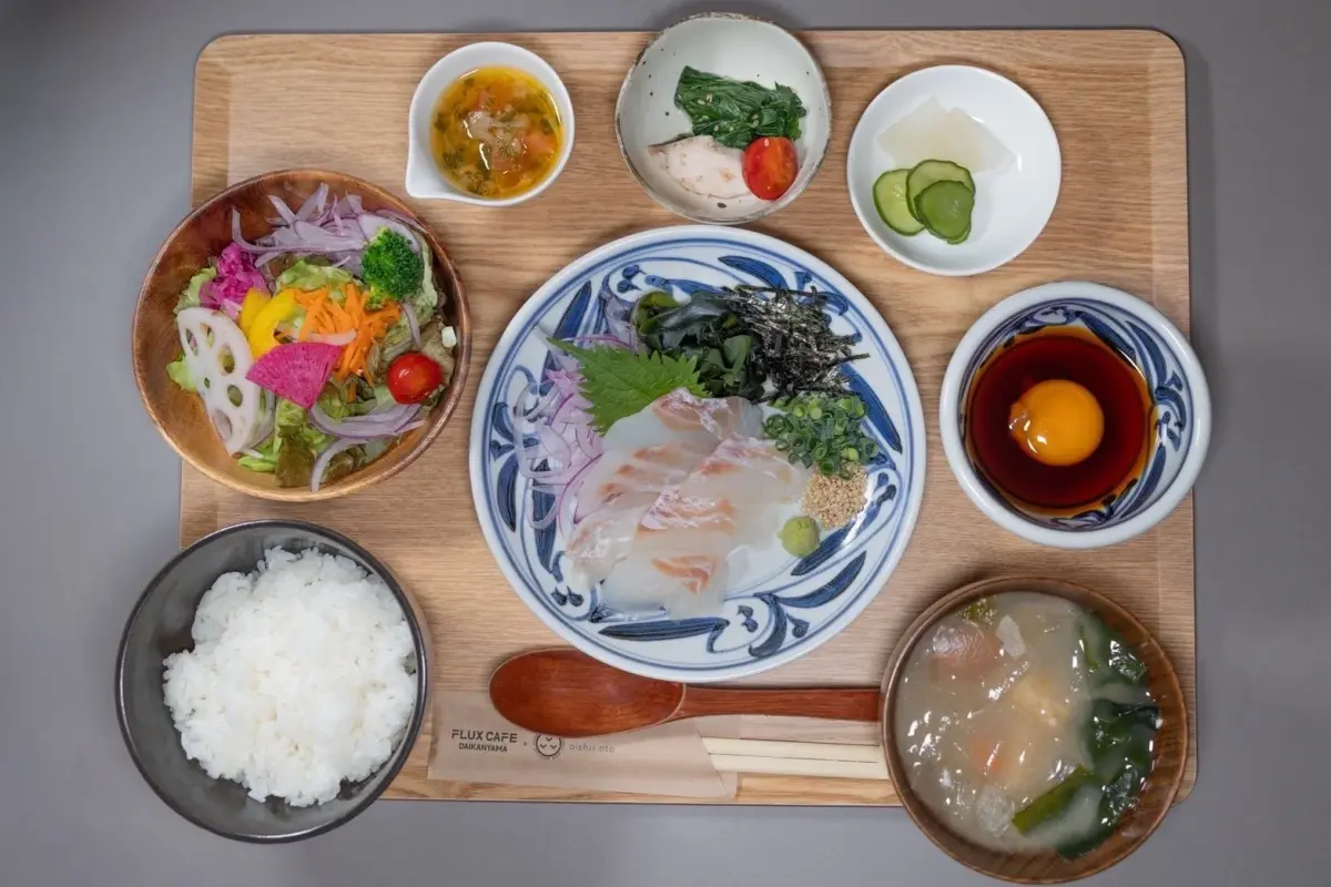FLUX CAFEの愛媛の鯛めし定食