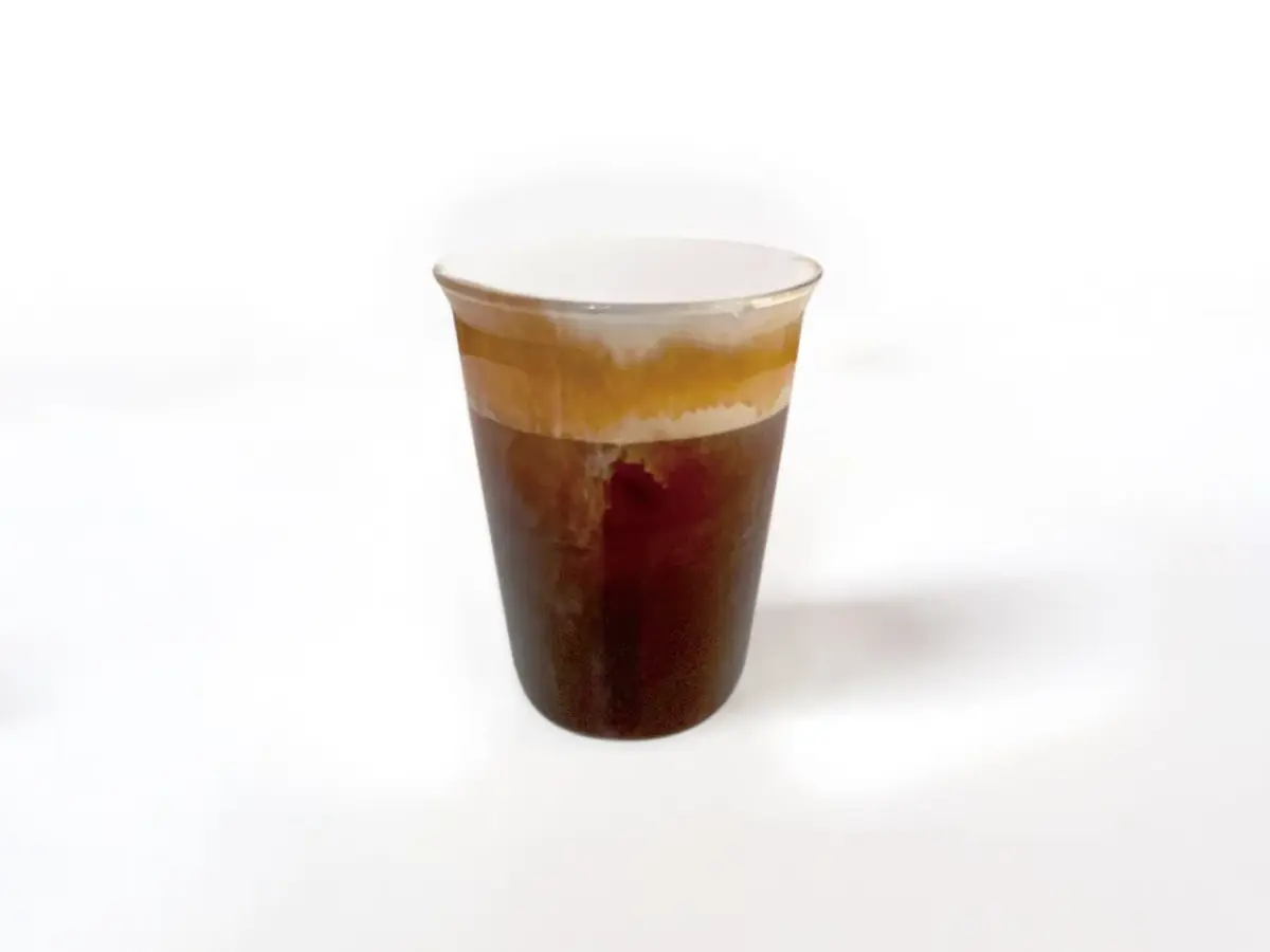 クリーム入りアイスコーヒー