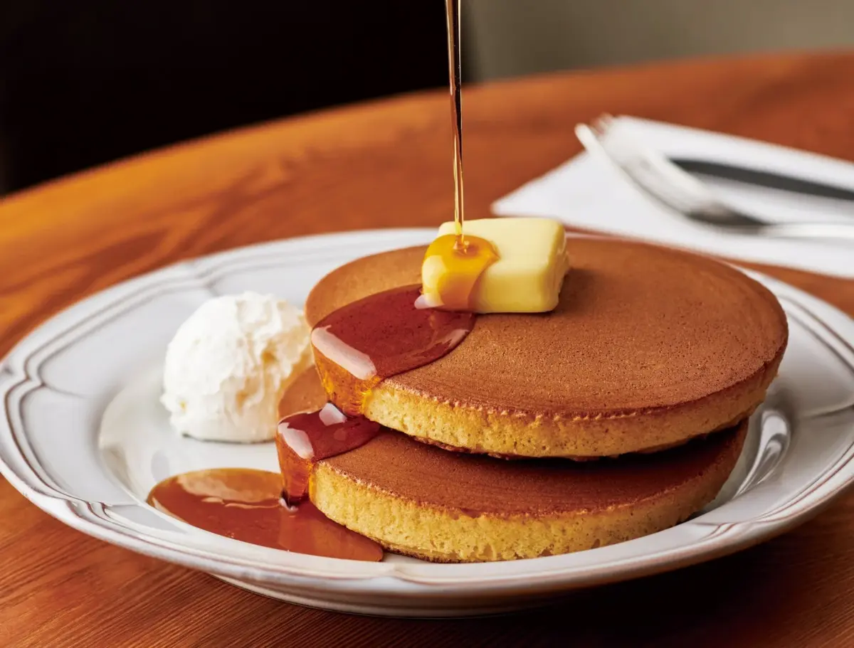 トラディショナル・ホットケーキ ホイップクリーム付き