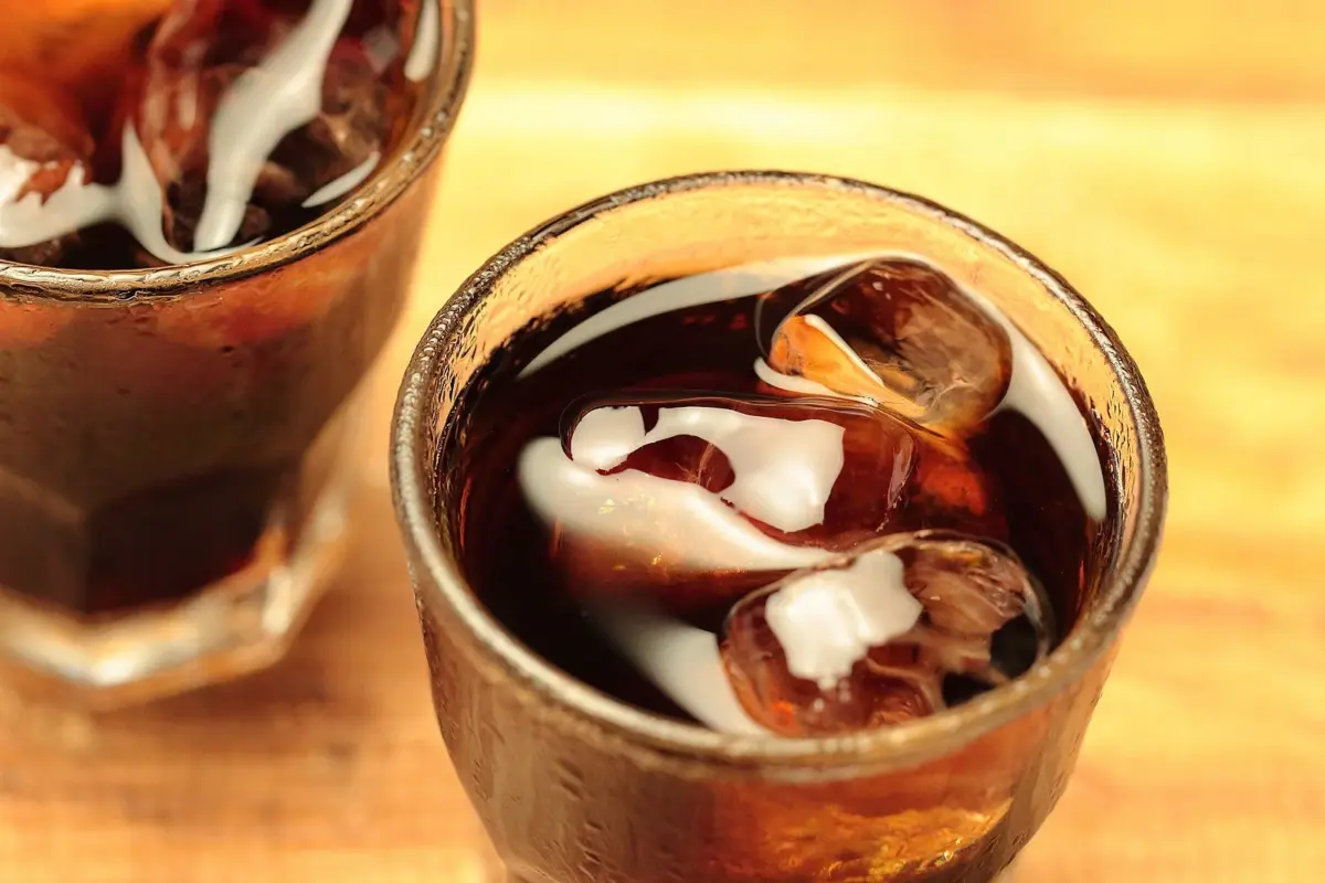 グラスに入った冷たいアイスコーヒー
