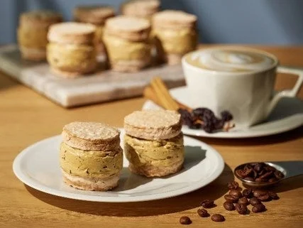 FiOLATTEのダックワーズサンド