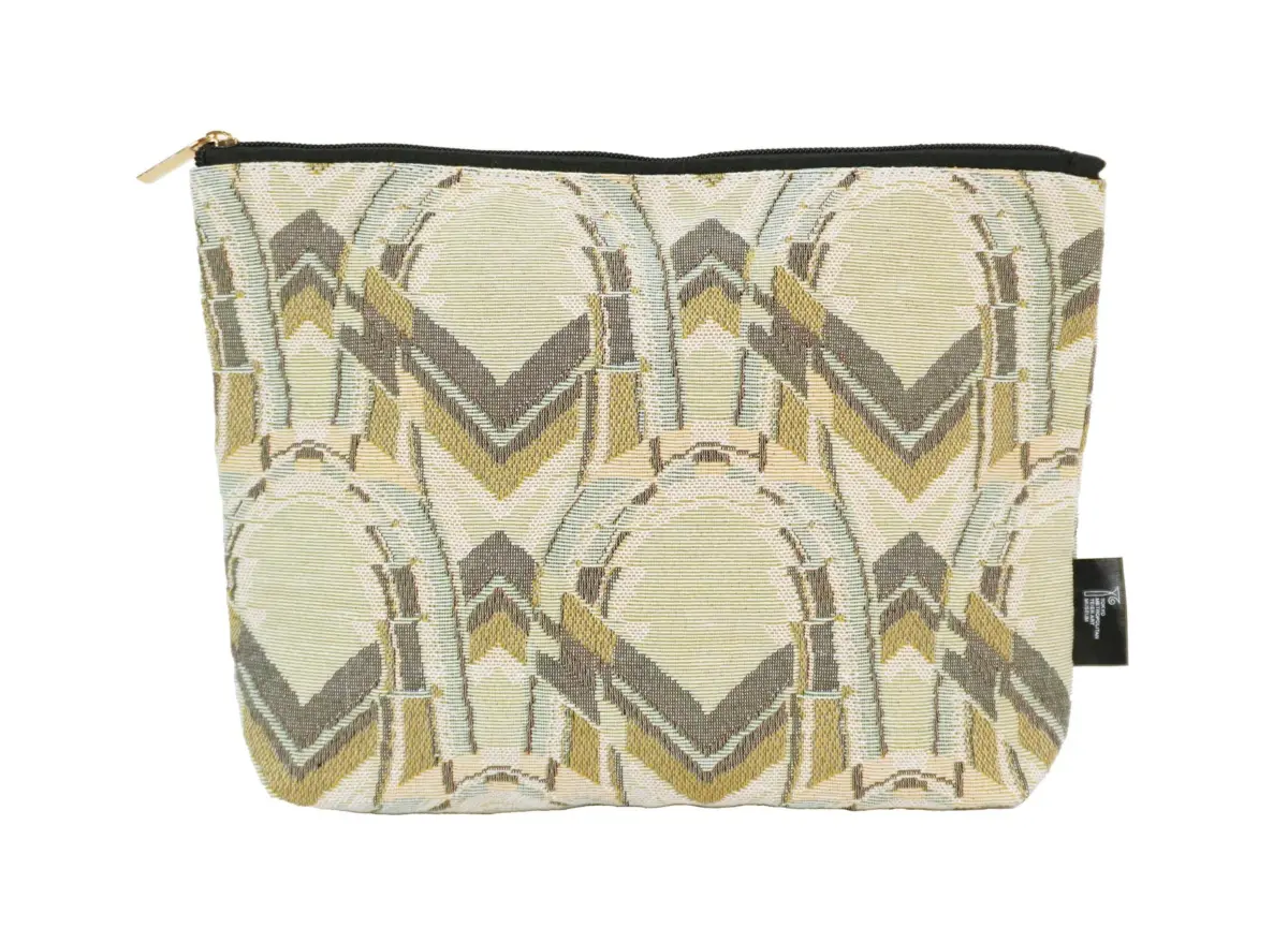 幾何学模様が織り込まれたテキスタイル製フラットポーチ