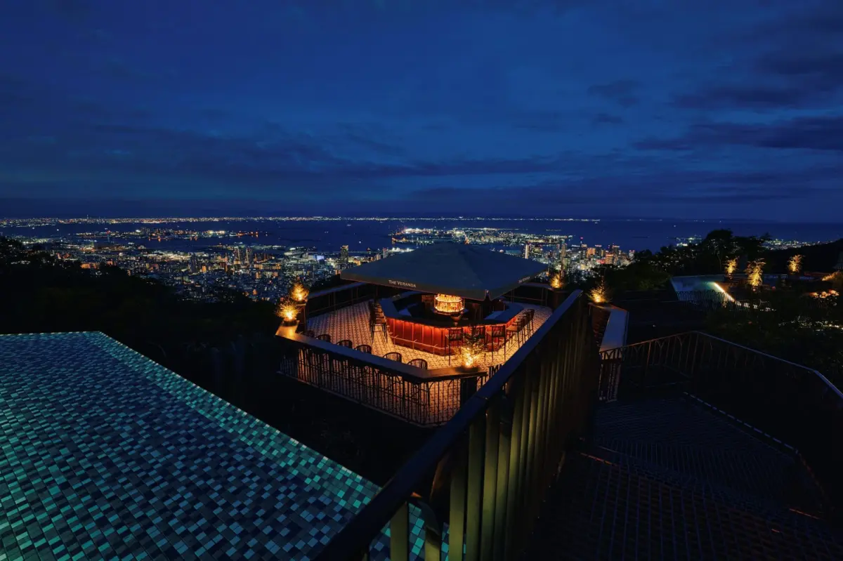 夜景のスカイバー