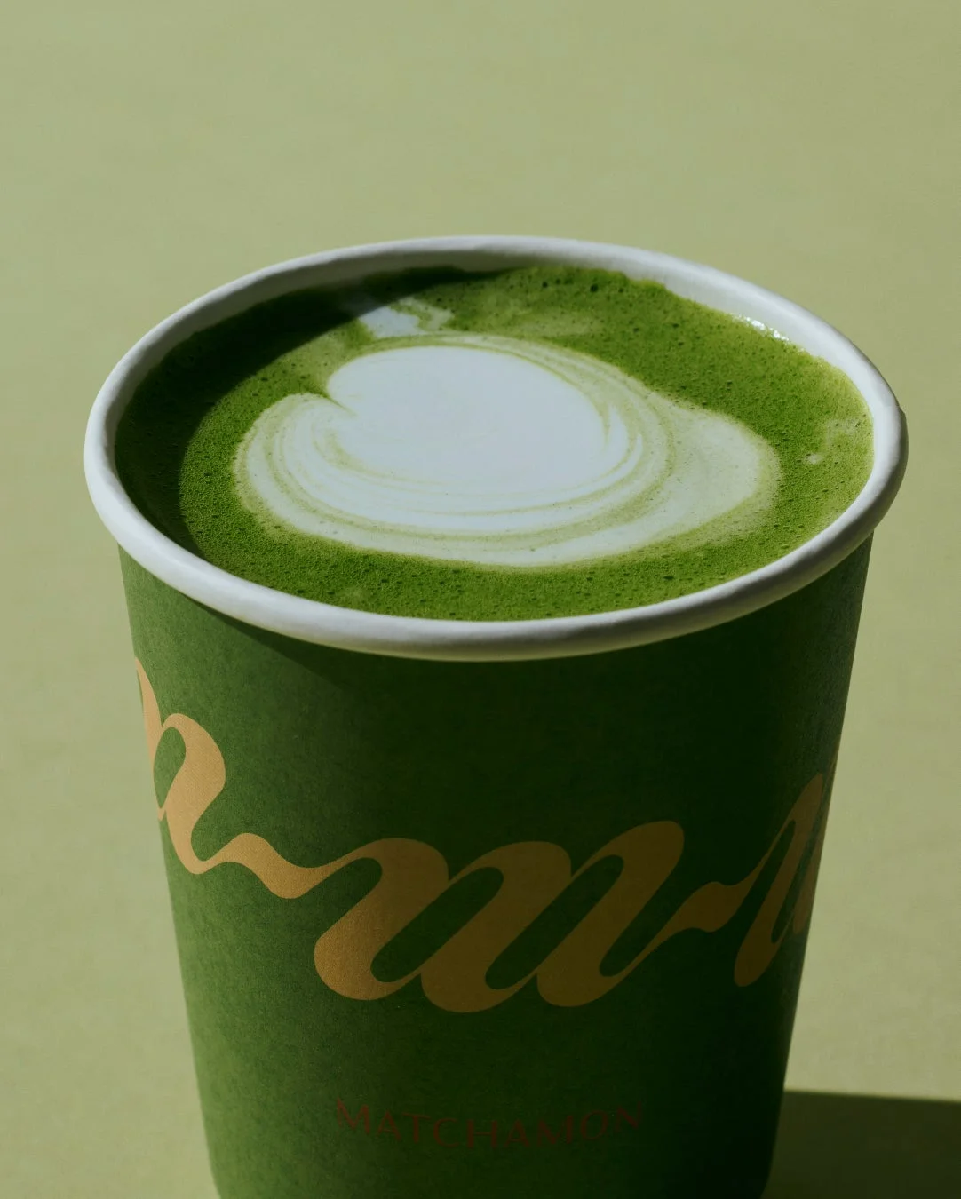 抹茶ラテのラテアート