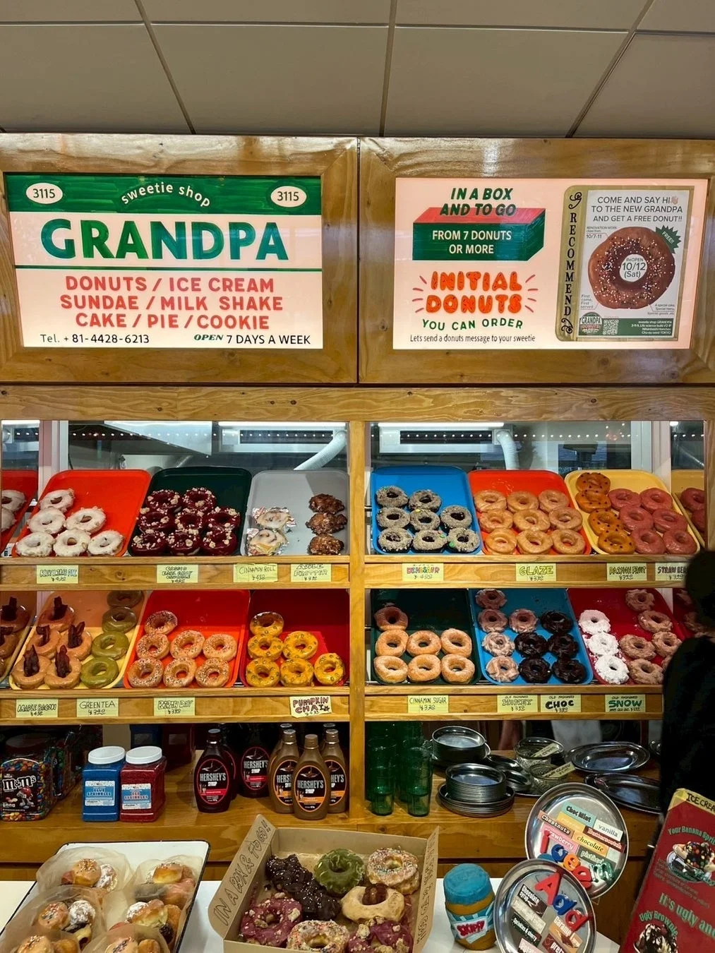 GRANDPAのドーナツショーケース