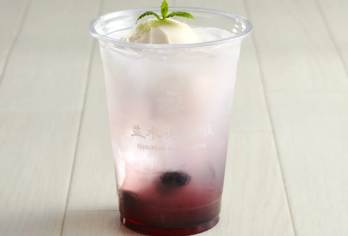 ブルーベリーのクリームソーダ