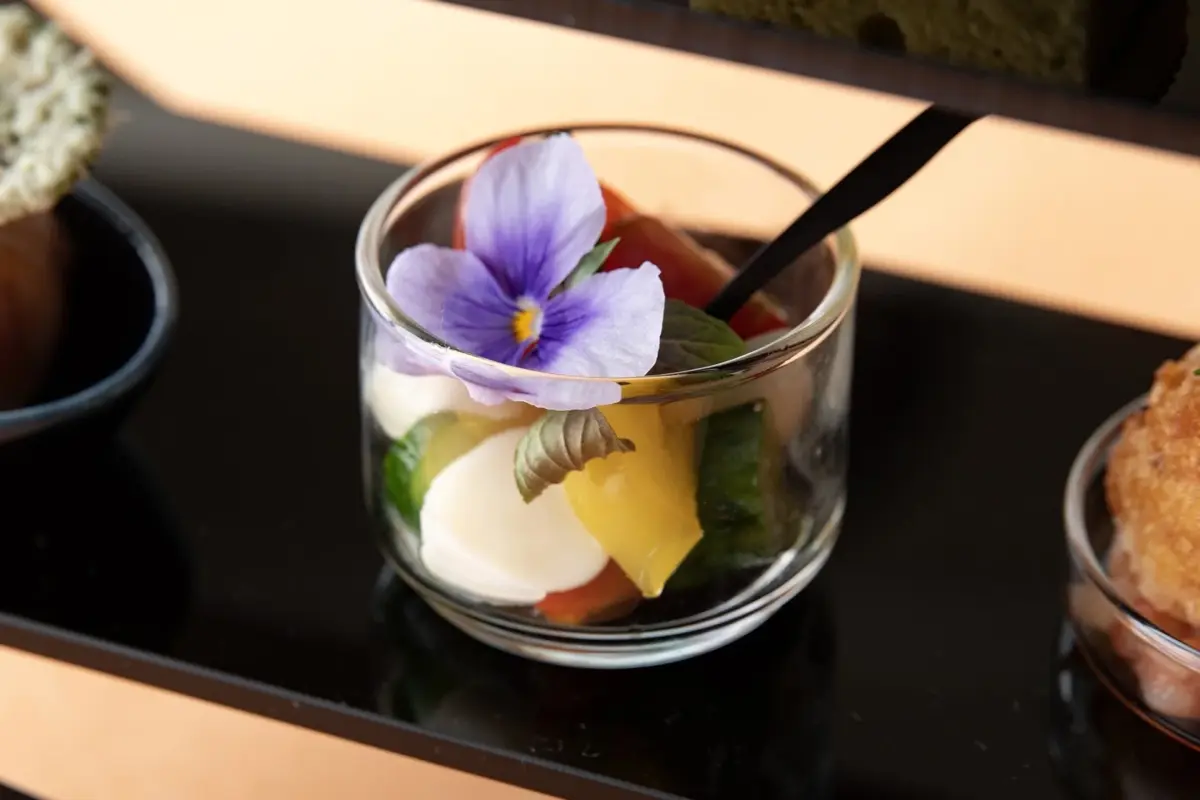 夏野菜とモッツァレラのカクテル