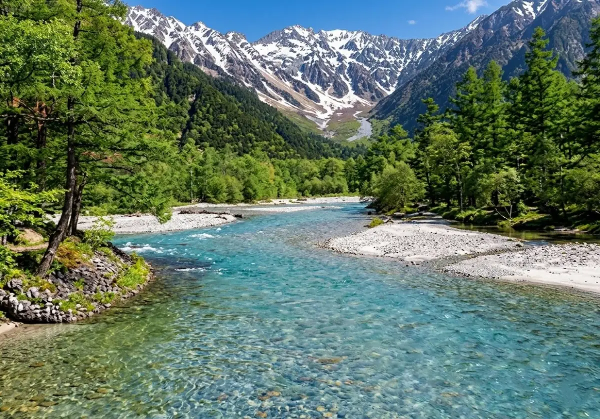 清流と雪山