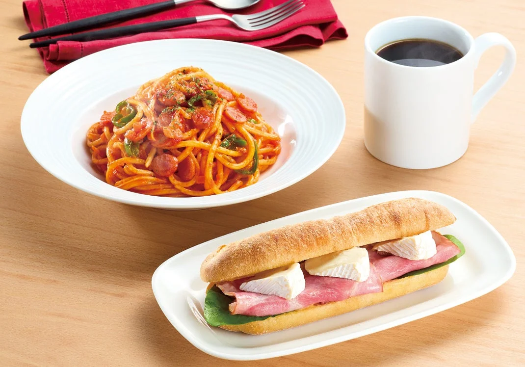 ナポリタンとサンドイッチ