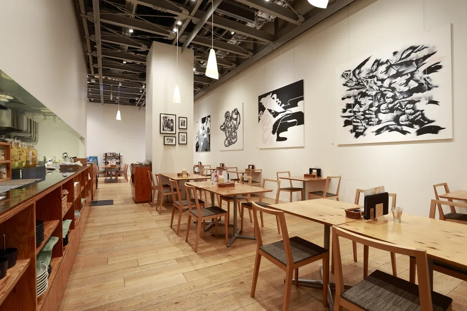 SACULA DINER 店内