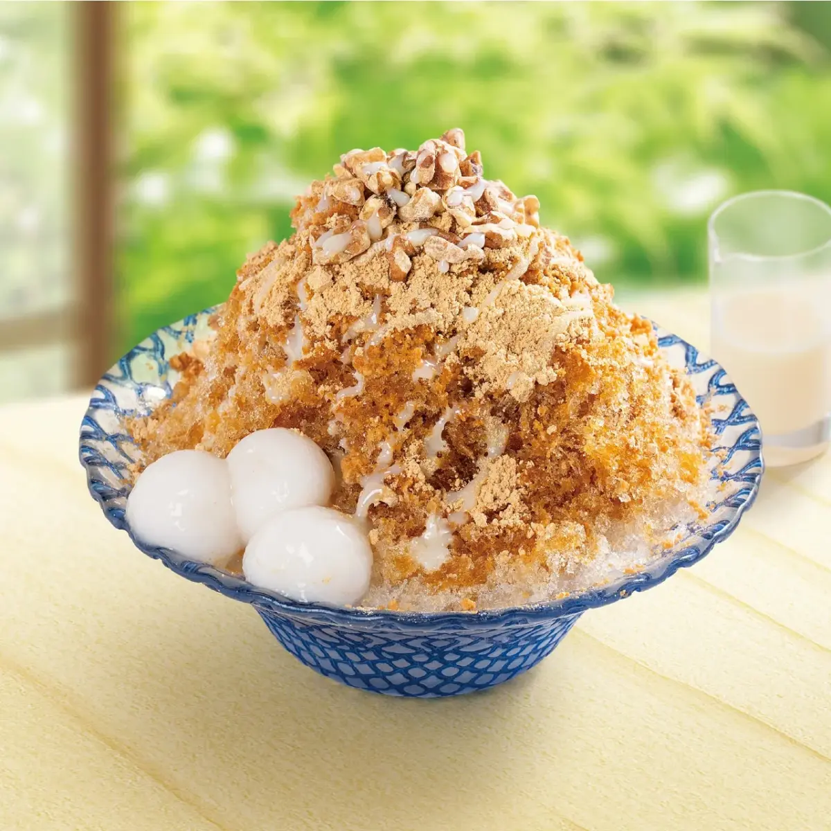 椿屋特製かき氷 黒蜜きなこ 練乳添え