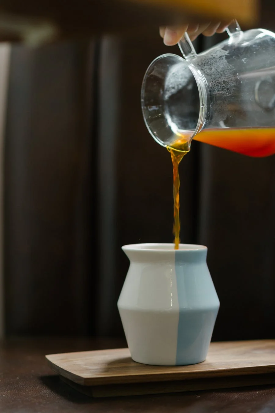 2-Way Cupでドリンクを注ぐ