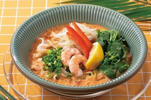 海老のトムヤム・フォー冷麺