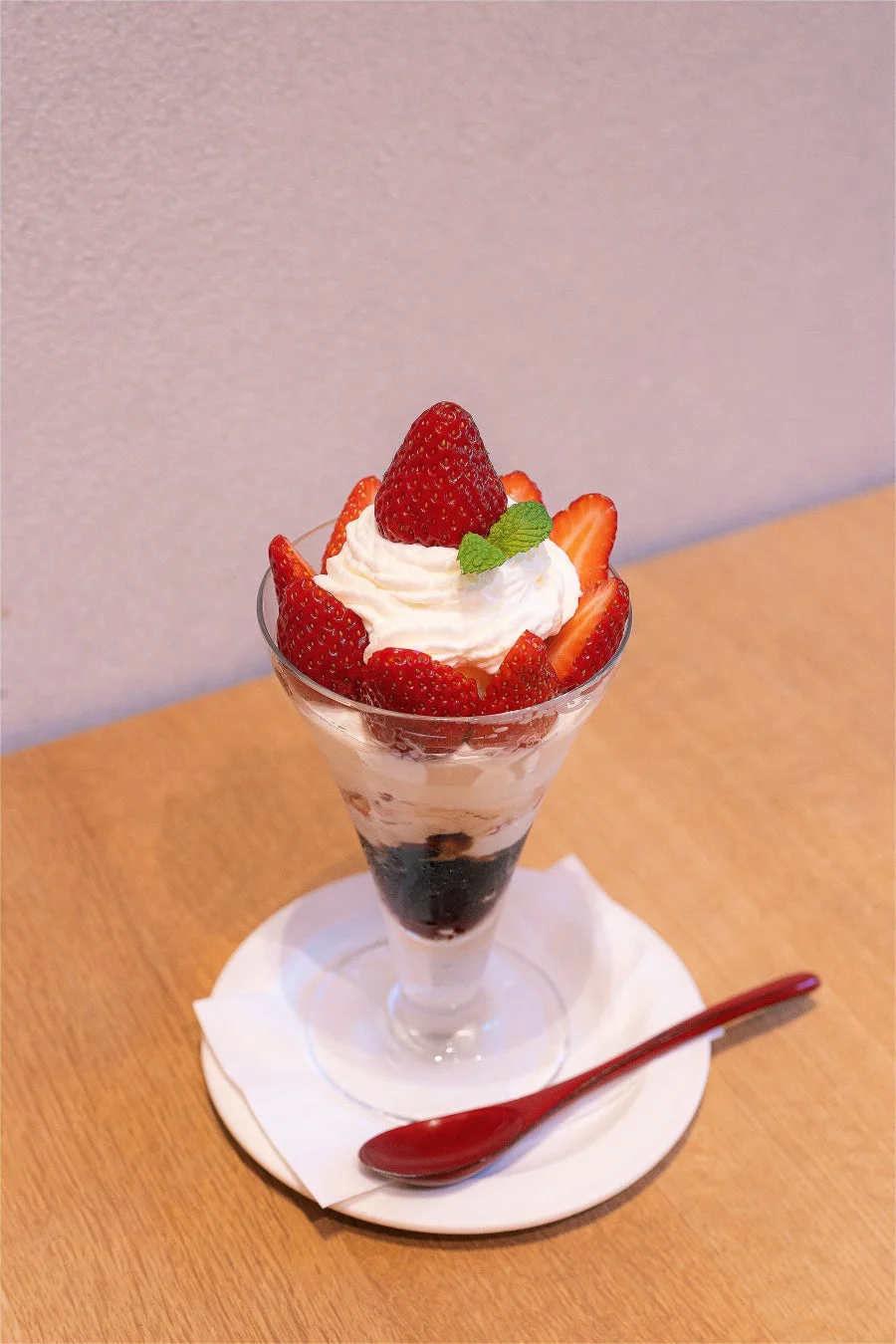 いちごパフェ