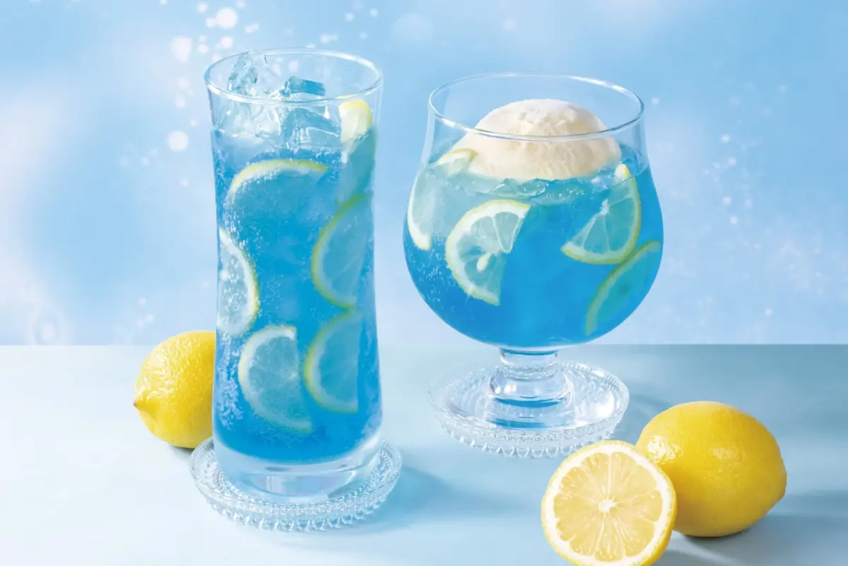 ブルーレモネードソーダとクリームソーダ