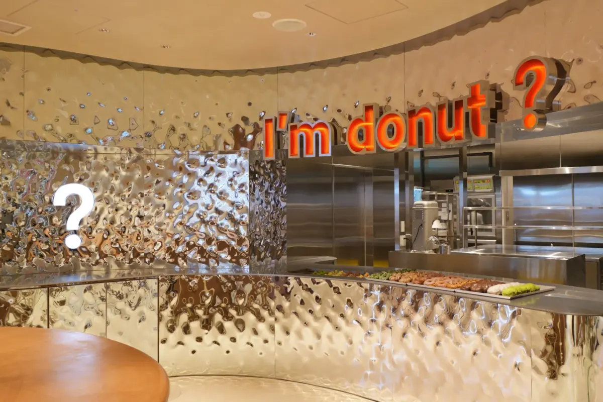「I'm donut ?」のモダンな店内