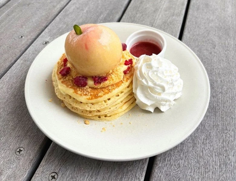まるごと白桃のパンケーキ