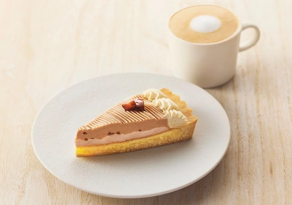 モンブランタルトとカフェラテ