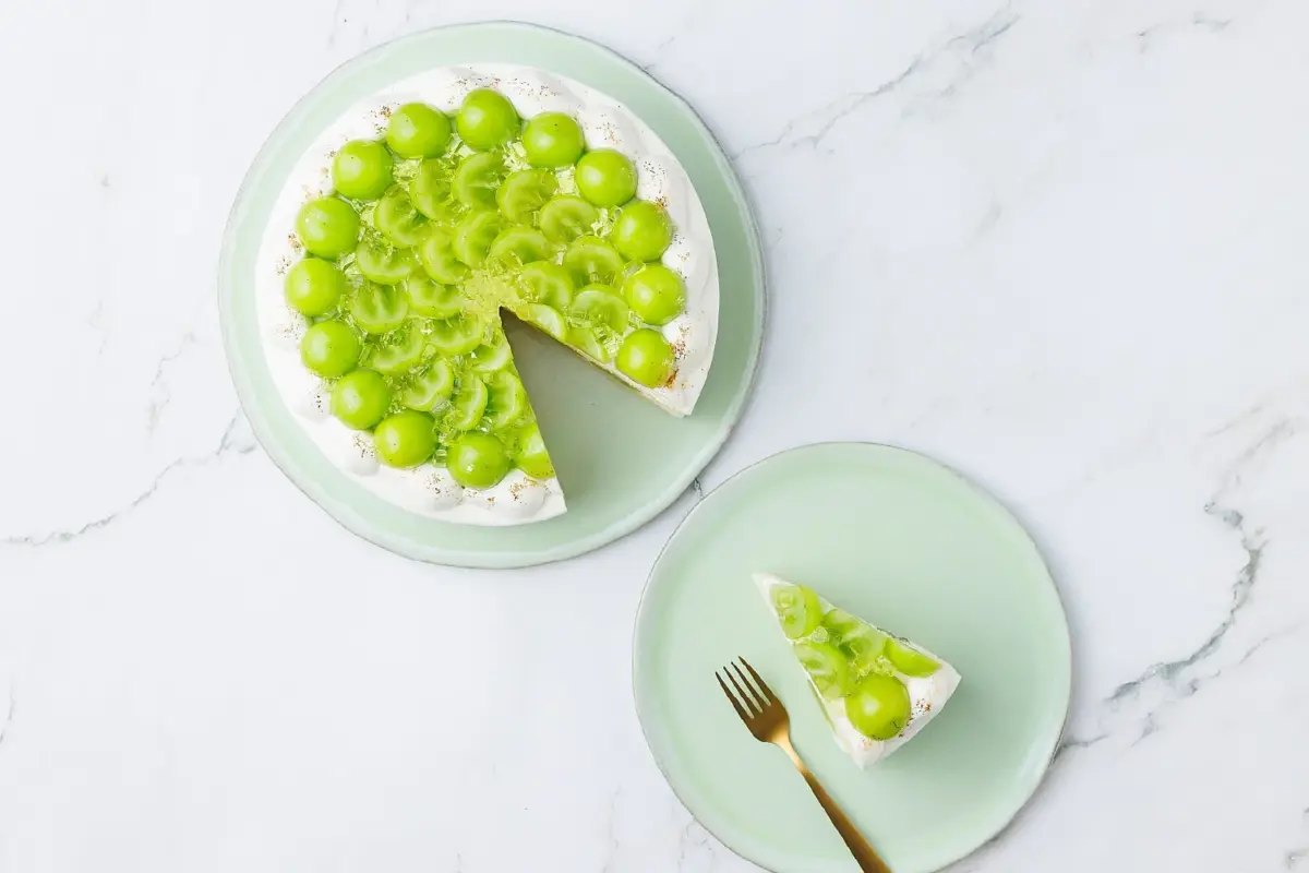 ホールケーキとカットケーキ、俯瞰