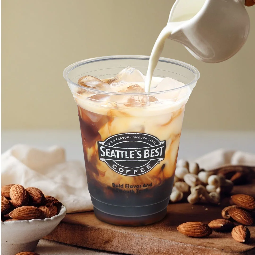 大人コールドブリューアーモンドラテ