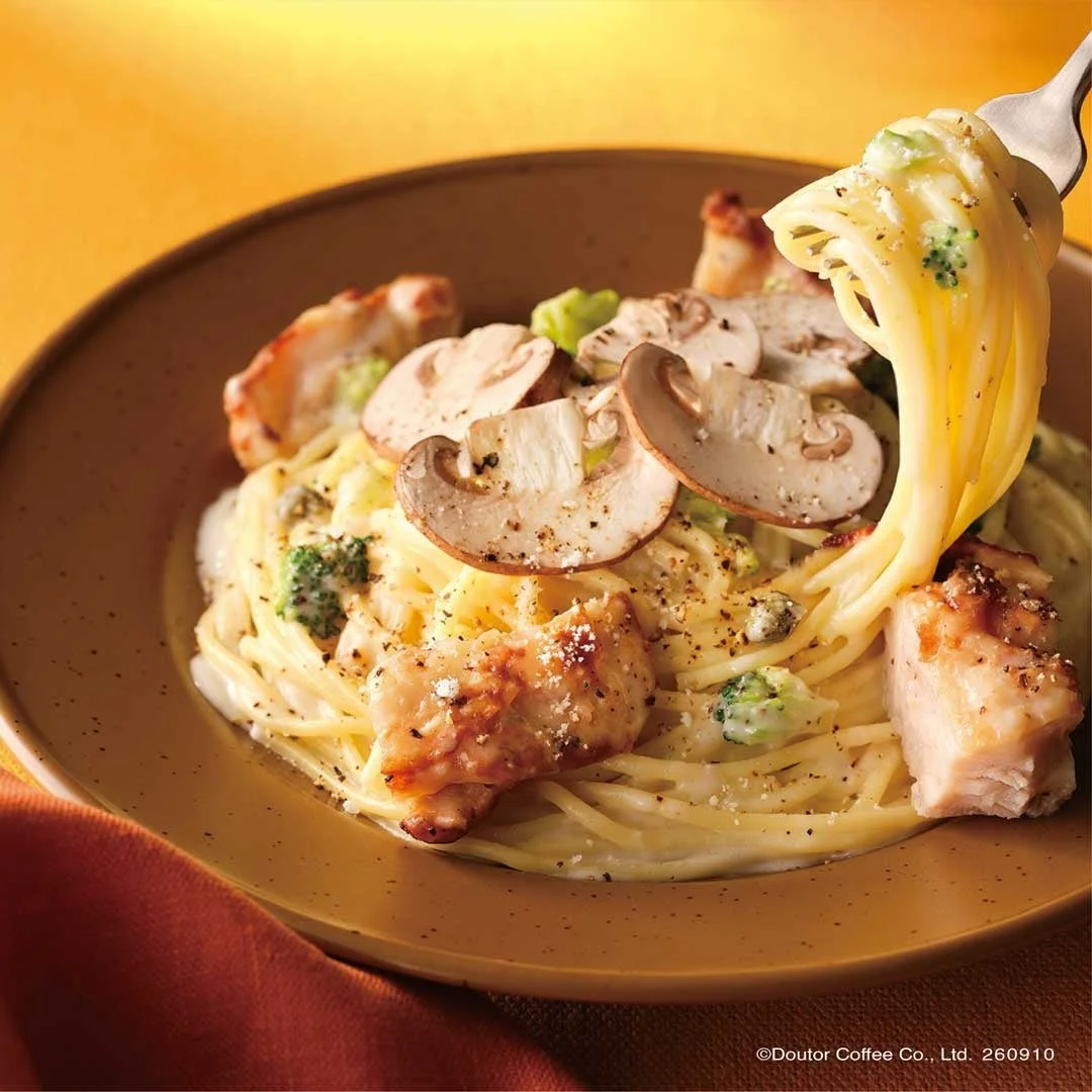グリルチキンのアンチョビクリームパスタ