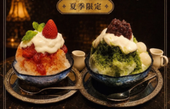 Cafe summer-limited kakigori poster showing two desserts: rich strawberry kakigori and thick matcha with red bean, priced 1,300 yen (1,430 with tax).
