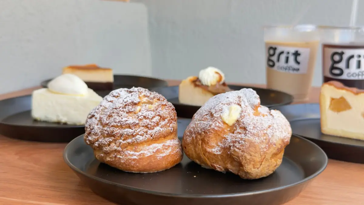 ケーキとコーヒー