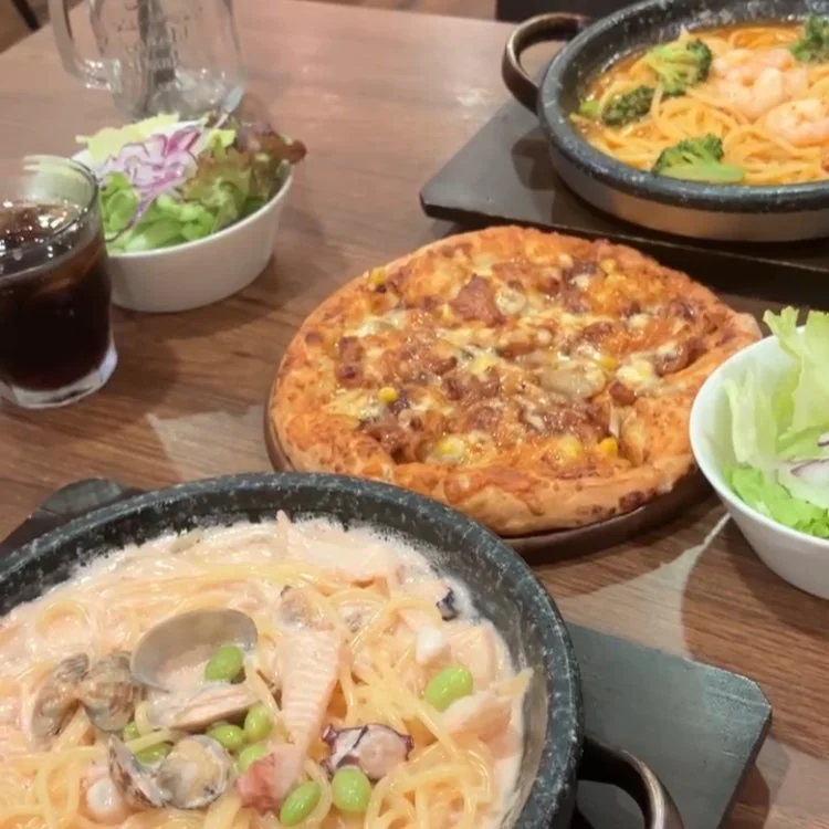 パスタとピザ