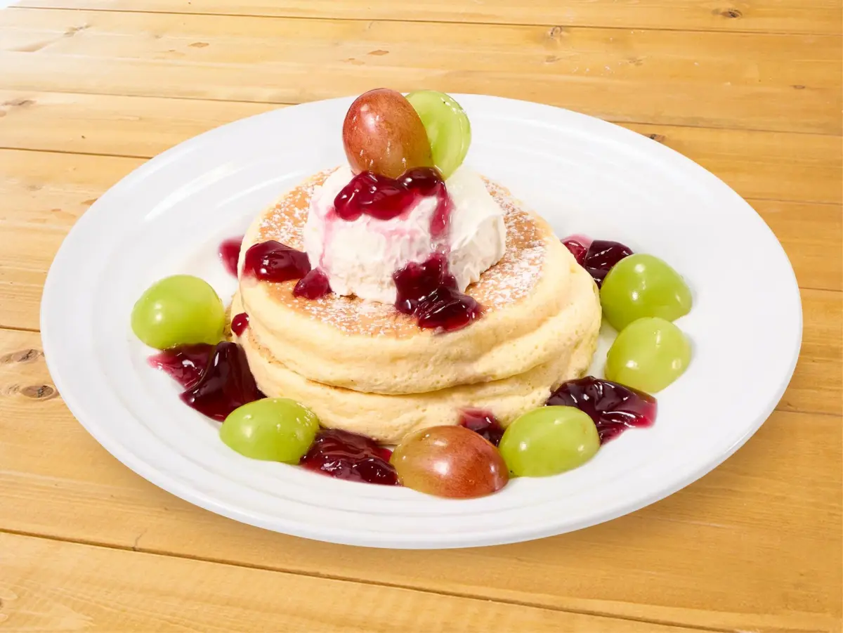 2色のぶどうのリコッタパンケーキ